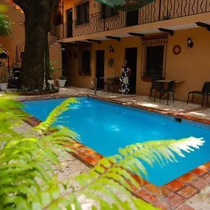 Hotel Habitación, Desayuno, Jacuzzi Y Piscina, Santo Domingo